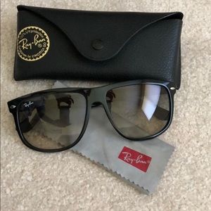 Ray-Ban Sunglass RB4147